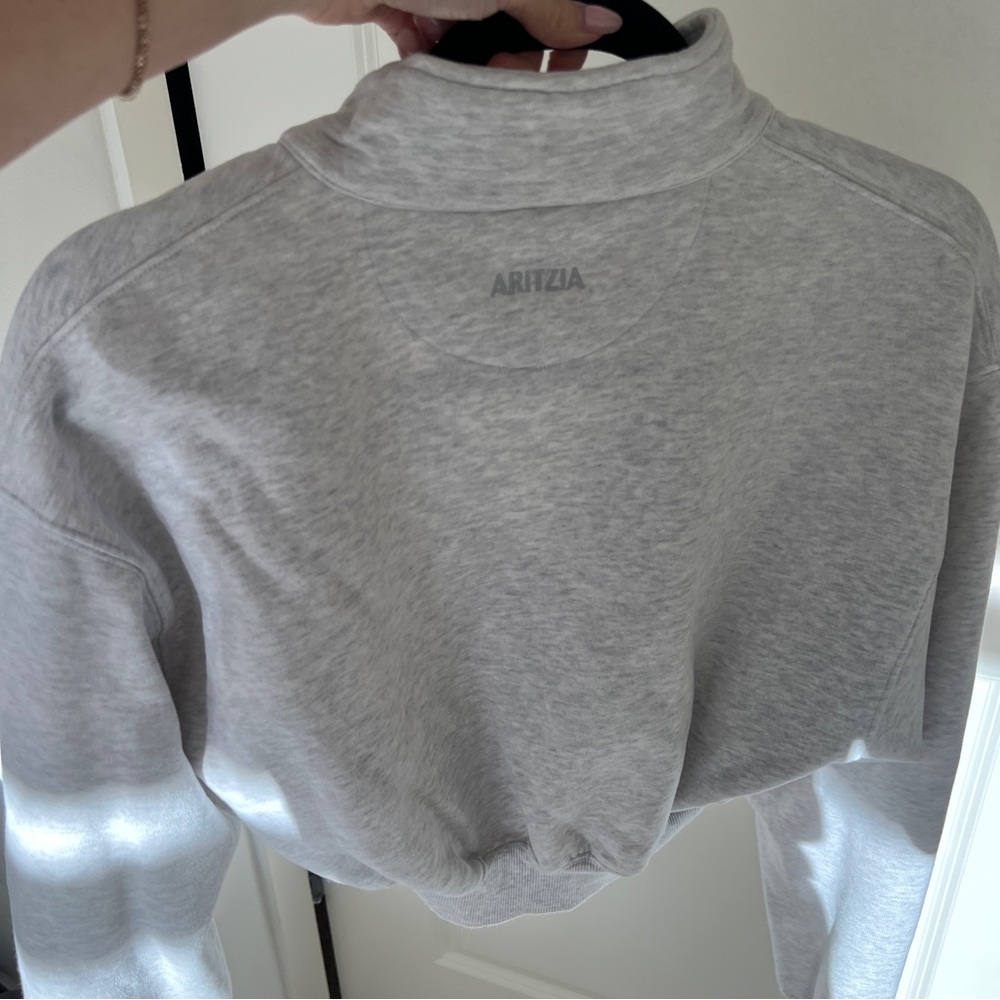 Aritzia cropped boyfriend fit zip up xs - Picture 3 of 3
